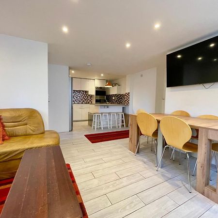 Vernon Place Town Centre, Vernon Cottage 3-Bed With Parking, 1A Vernon Court 2-Bed With Parking, 1B Studio No Parking, Off The High Street Next To Sandford Park Cheltenham Exterior photo