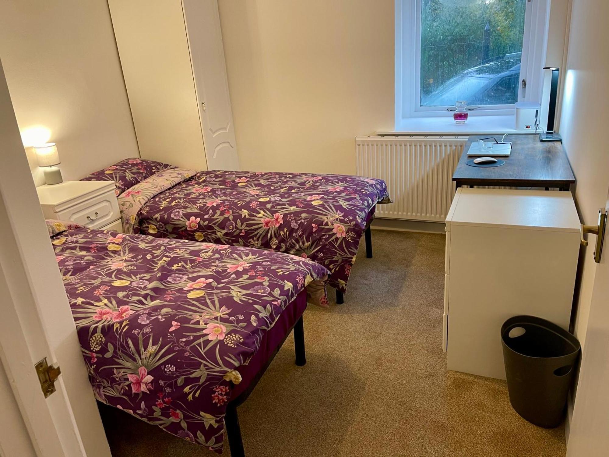 Vernon Place Town Centre, Vernon Cottage 3-Bed With Parking, 1A Vernon Court 2-Bed With Parking, 1B Studio No Parking, Off The High Street Next To Sandford Park Cheltenham Exterior photo