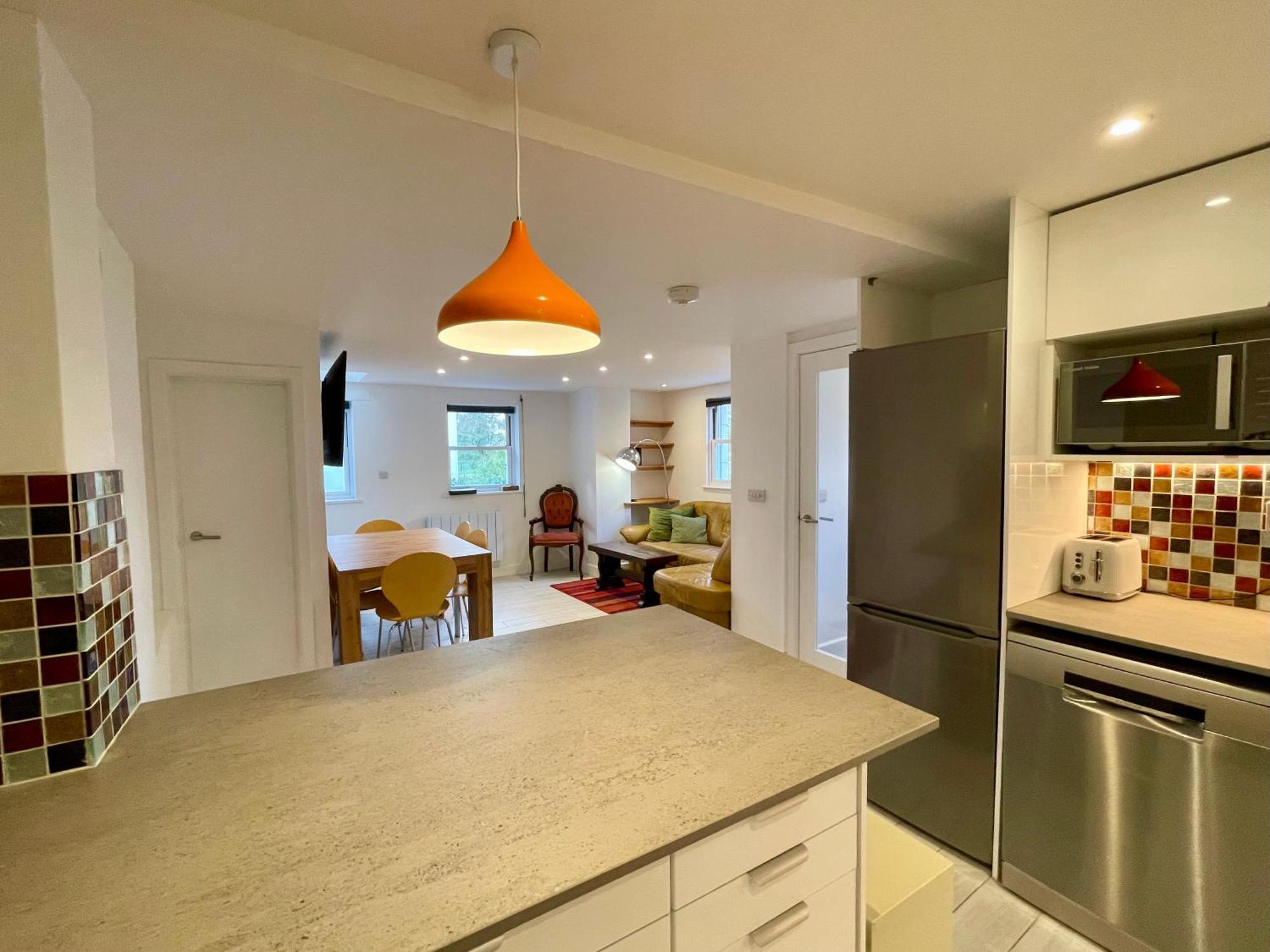 Vernon Place Town Centre, Vernon Cottage 3-Bed With Parking, 1A Vernon Court 2-Bed With Parking, 1B Studio No Parking, Off The High Street Next To Sandford Park Cheltenham Exterior photo